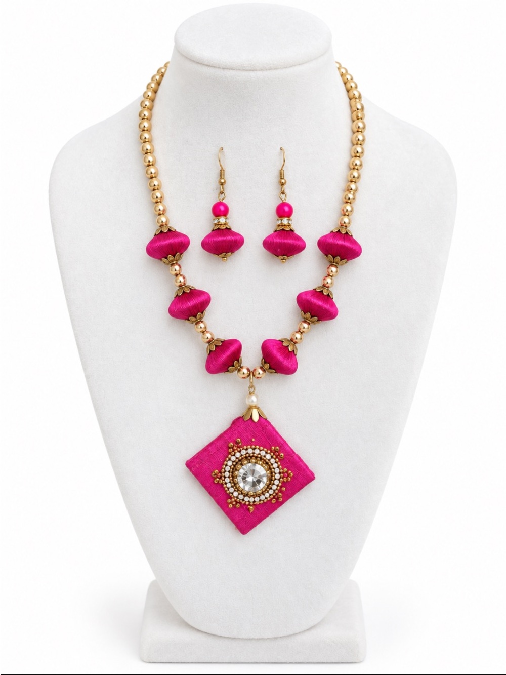 SARAVANA STORES Fuchsia Beaded Pendant Necklace & Earring Set 🌷👀🌷